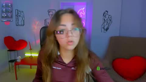 Snapshot of victoria_pretty_ chatting on 10.16.25 Victoria online show from 10.16.25