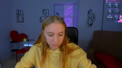 Snapshot of victoria_pretty_ chatting on 10.18.25 Victoria online show from 10.18.25