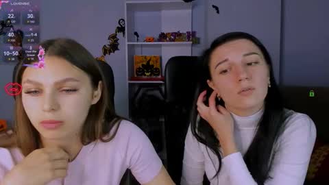 Snapshot of victoria_pretty_ chatting on 10.20.25 Victoria online show from 10.20.25