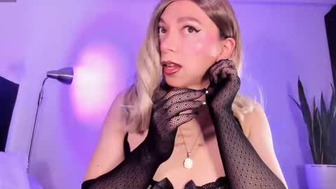 D A N I online show from 11.24.25