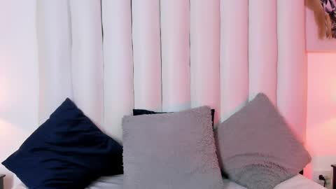 Snapshot of victoria_queen2 chatting on 04.24.26 victoria_queen2 online show from 04.24.26
