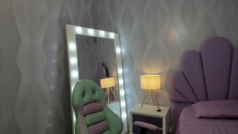 Snapshot of victoria_rico chatting on 04.01.26 Victoria online show from 04.01.26