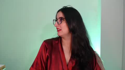 Victoria online show from 02.24.25