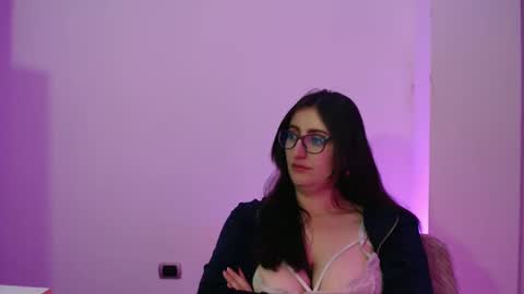 Victoria online show from 03.12.25