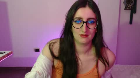 Victoria online show from 11.08.25