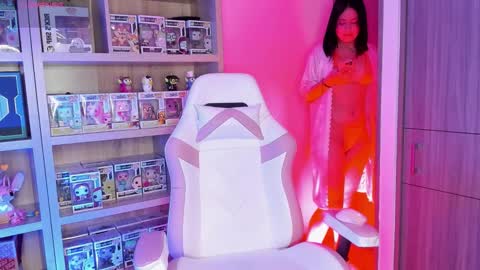 Victoria online show from 12.18.25