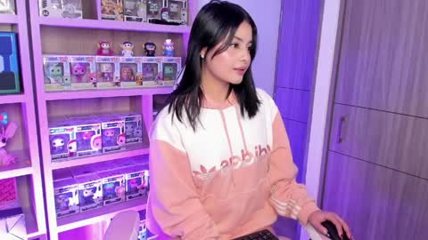 Snapshot of victoria_se chatting on 04.10.26 Victoria online show from 04.10.26