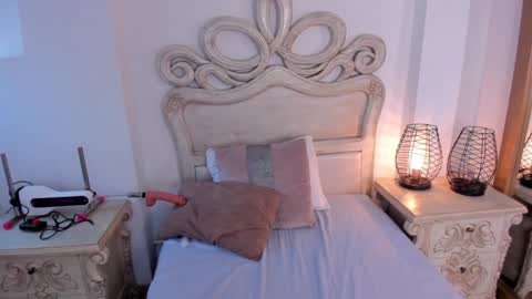 Snapshot of victoria_vallejo chatting on 12.31.24 victoria  online show from 12.31.24