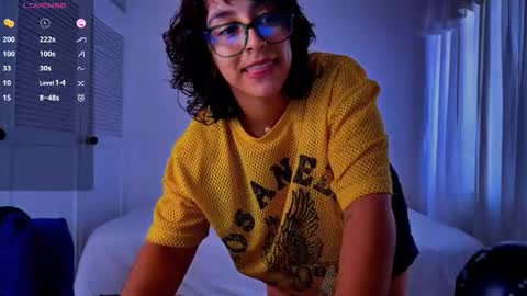 Snapshot of victoriaamelie chatting on 02.25.26 victoriaamelie online show from 02.25.26