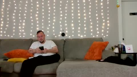 Victoria and Jesse online show from 01.03.25