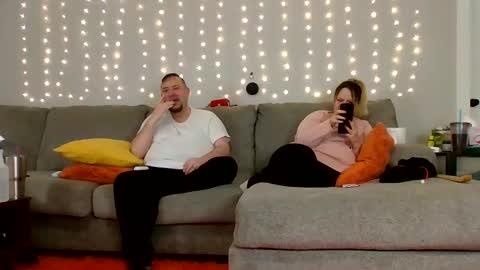 Victoria and Jesse online show from 01.04.25