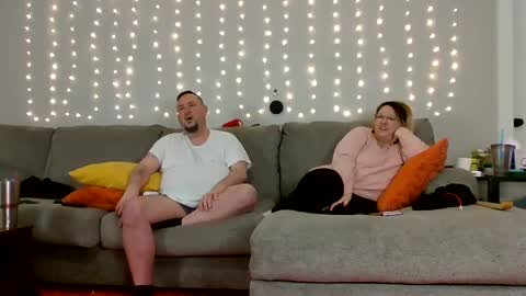 Victoria and Jesse online show from 01.04.25