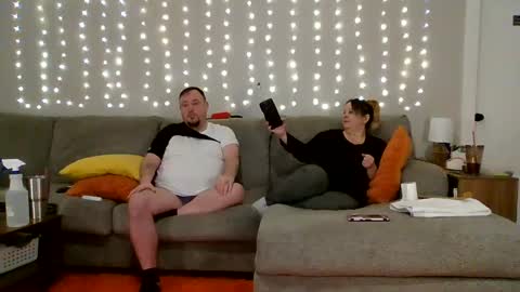 Victoria and Jesse online show from 02.10.25