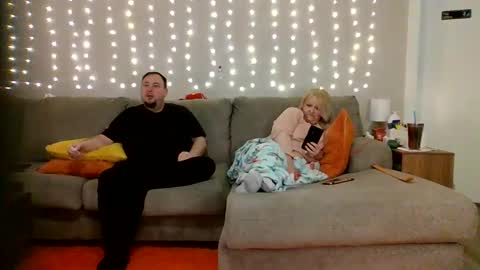 Victoria and Jesse online show from 02.22.25