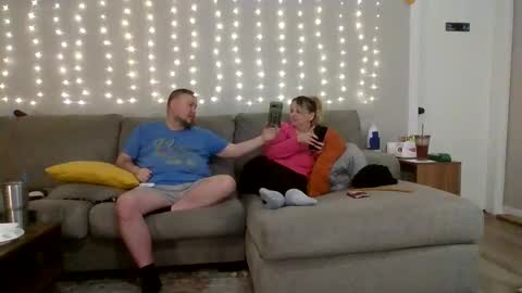 Victoria and Jesse online show from 11.04.25