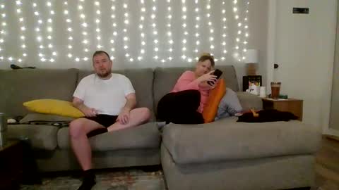 Victoria and Jesse online show from 11.12.25