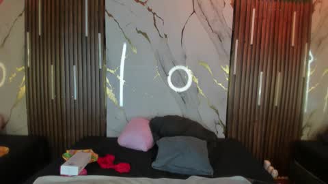 Snapshot of victoriaduarte chatting on 10.11.25 Victoria online show from 10.11.25