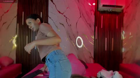 Snapshot of victoriaduarte chatting on 11.03.25 Victoria online show from 11.03.25