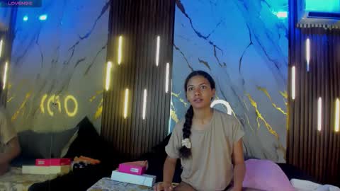 Snapshot of victoriaduarte chatting on 11.10.25 Victoria online show from 11.10.25