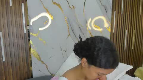 Snapshot of victoriaduarte chatting on 12.13.25 Victoria online show from 12.13.25