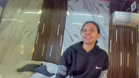 Snapshot of victoriaduarte chatting on 01.05.26 Victoria online show from 01.05.26