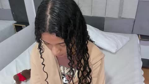 Snapshot of victoriaduarte chatting on 02.15.26 Victoria online show from 02.15.26