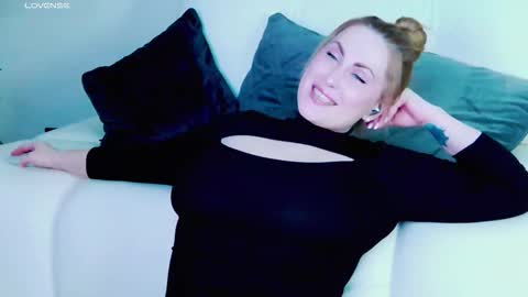 Miss V online show from 11.13.25