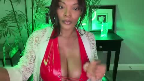 Victoria online show from 02.12.25