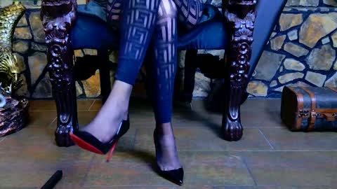 Victoria Heller online show from 11.30.25