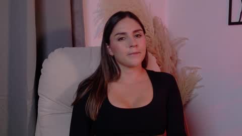 VictoriaNova online show from 04.17.26