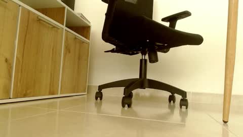 Victoria online show from 10.16.25