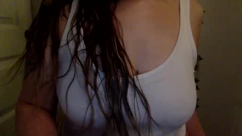 Snapshot of victoriaskyee chatting on 04.14.26 victoriaskyee online show from 04.14.26