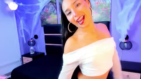 Snapshot of victoriavillalobos chatting on 10.20.25 victoriavillalobos online show from 10.20.25