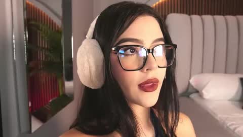 hi Im daniela  I will be online again in 15 hours after each transmission 3 online show from 12.01.25