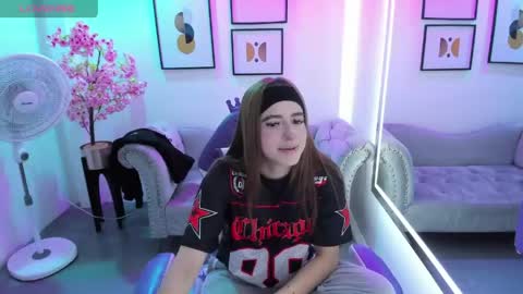 Snapshot of victoriia_doll chatting on 04.17.26 Victoria. online show from 04.17.26