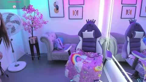 Snapshot of victoriia_doll chatting on 05.04.26 Victoria. online show from 05.04.26
