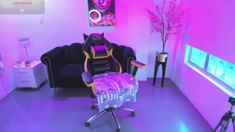 Snapshot of victoriia_doll chatting on 05.21.26 Victoria. online show from 05.21.26