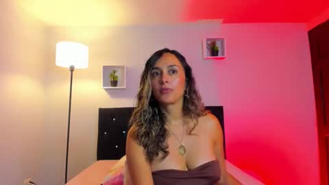 Snapshot of victoriia_rose_ chatting on 05.11.26 victoriia_rose_ online show from 05.11.26
