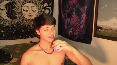 Snapshot of victorino_jhonson chatting on 01.28.25 Victorino Jhonson online show from 01.28.25