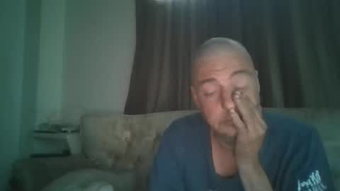 Snapshot of vids1977 chatting on 10.26.25 vids1977 online show from 10.26.25