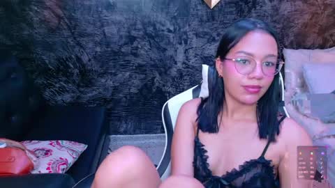 Snapshot of viiolet__moon chatting on 05.05.26 Violet online show from 05.05.26