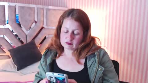 Snapshot of viioletamora chatting on 12.27.24 Violeta online show from 12.27.24