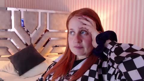 Snapshot of viioletamora chatting on 01.04.25 Violeta online show from 01.04.25