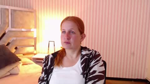 Snapshot of viioletamora chatting on 01.12.25 Violeta online show from 01.12.25