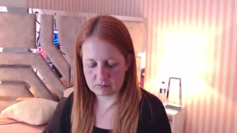 Snapshot of viioletamora chatting on 01.19.25 Violeta online show from 01.19.25