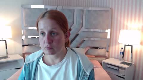 Snapshot of viioletamora chatting on 01.19.25 Violeta online show from 01.19.25