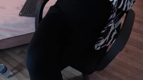 Snapshot of viioletamora chatting on 01.26.25 Violeta online show from 01.26.25