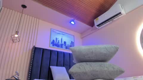 Viiolett online show from 04.16.26