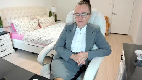 Ukrainian-woman online show from 10.18.25