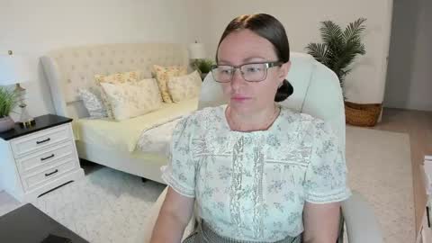 Snapshot of vika7333 chatting on 05.12.26 Ukrainian-woman online show from 05.12.26